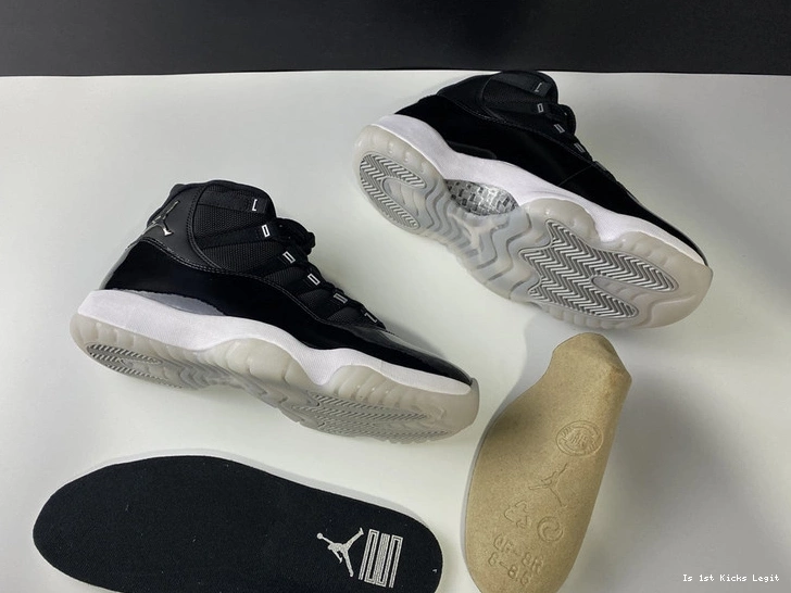 11  “25th  Jordan CT8012-011 Anniversary” Air 0420